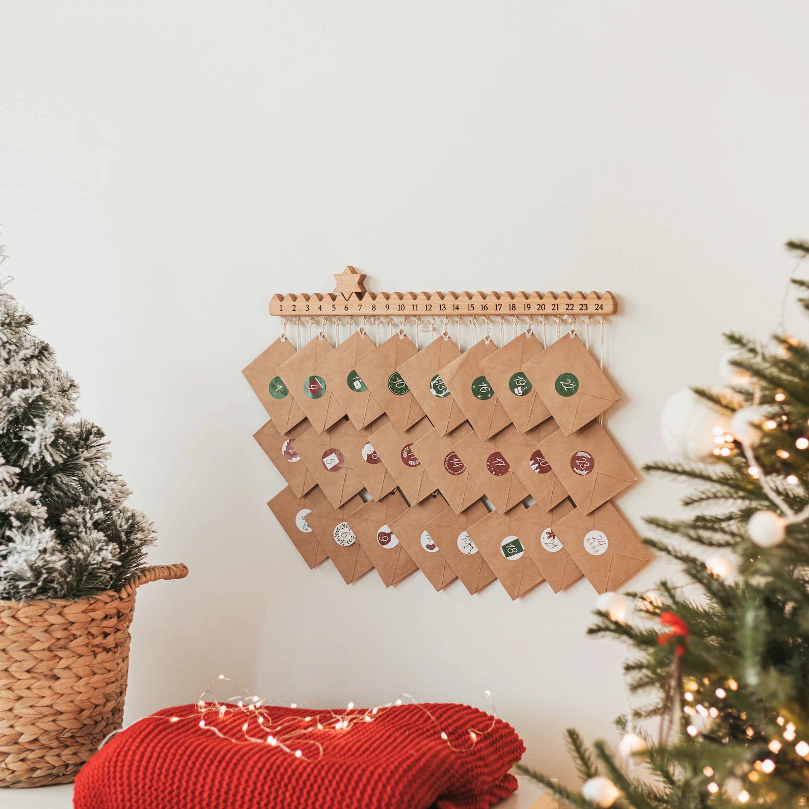 Wooden Advent Calendar with Moving Star – Reusable Nativity Scene Christmas Countdown Eco-Friendly Christmas Products Busypuzzle
