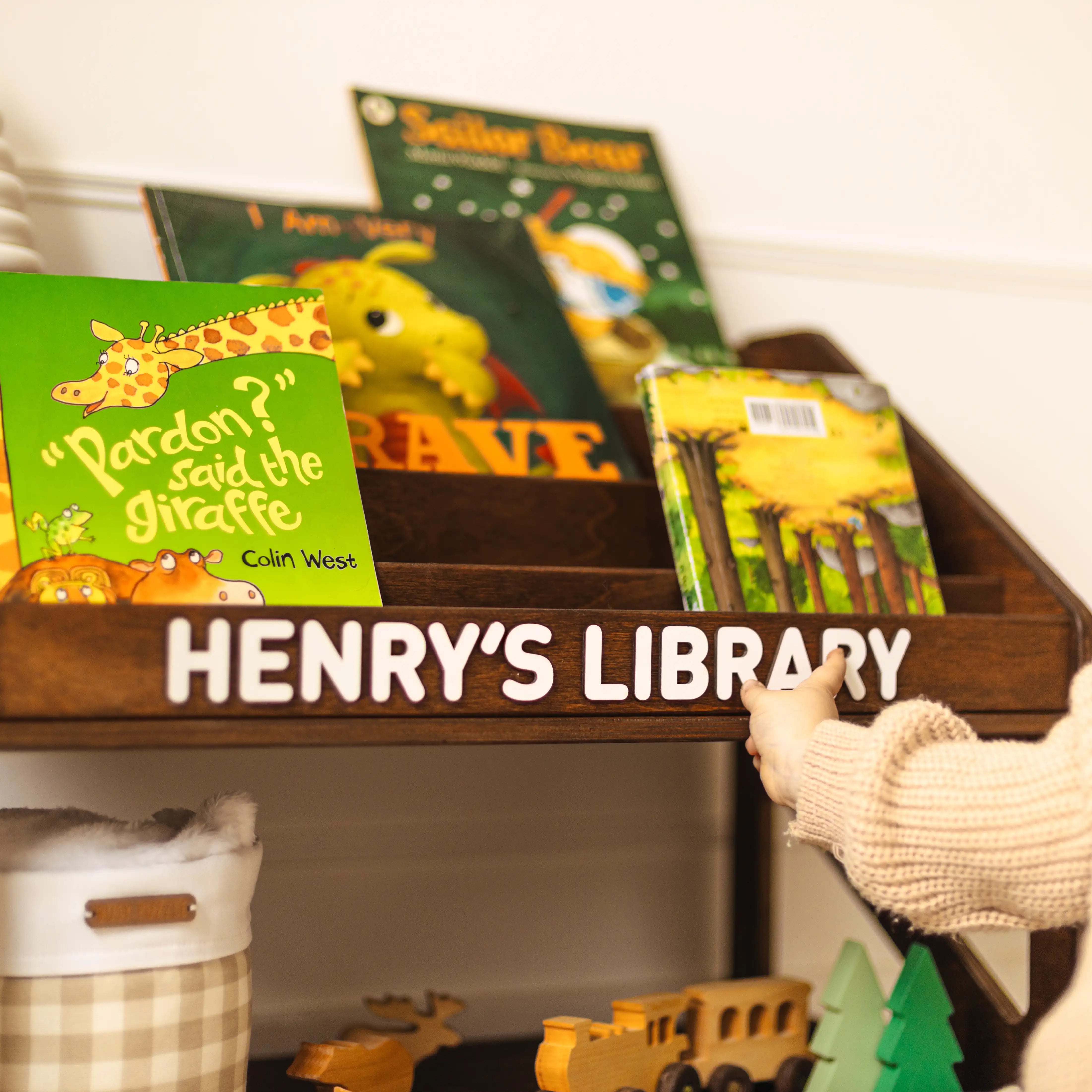 Dark Wood Montessori Bookshelf – Personalized Nursery Book Display Nursery Furniture Busypuzzle